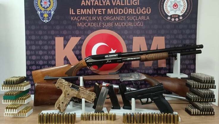 Silah ticareti şüphelisi 3 kişi yakalandı