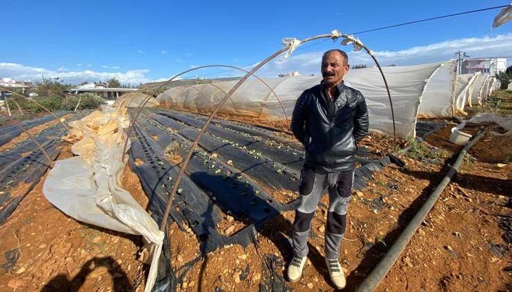 Antalya’da fırtına seralara da zarar verdi