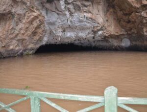 Antalya’da yağışlar sonrası Altınbeşik Mağarası’nda su seviyesi yükseldi