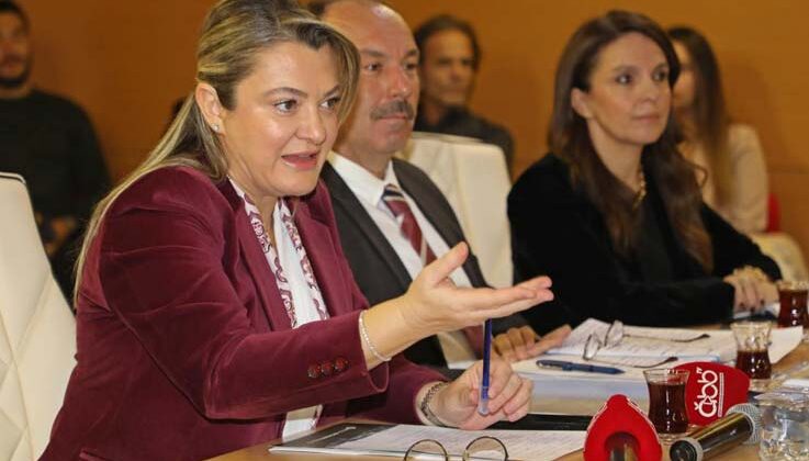Tuncer: “Kentin görünen yüzü, vizyonu, Konyaaltı Sahili yaşatılmalı”