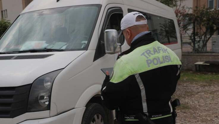 Antalya’da polislerden okul çevresinde sıkı denetim