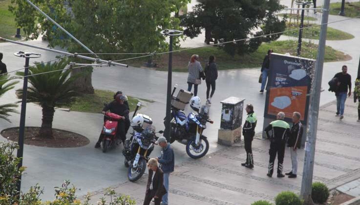 Kaldırım ve tramvay yolunu kullanan sürücülere ceza yağdı