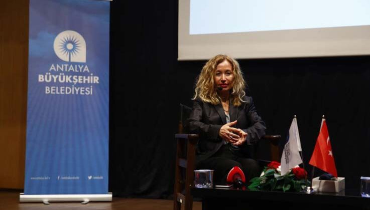 “Atatürk Kızı Sabiha Gökçen” belgeseli Antalyalılarla buluştu