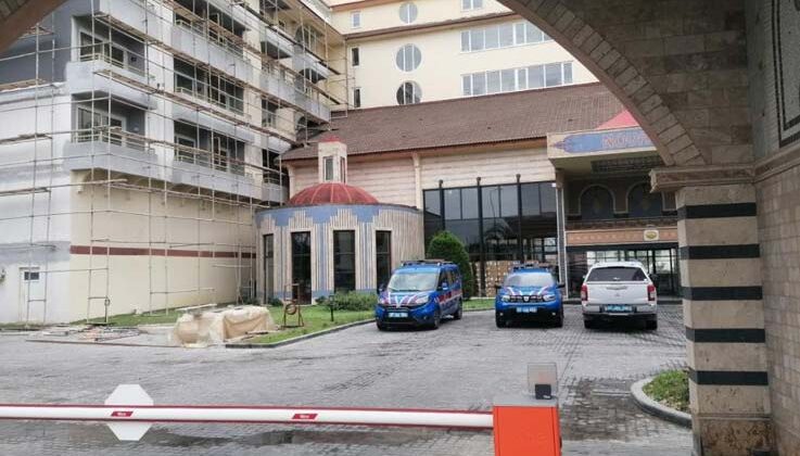 Çatıda tadilat yapan inşaat işçisi 21 metreden düşerek yaşamını yitirdi
