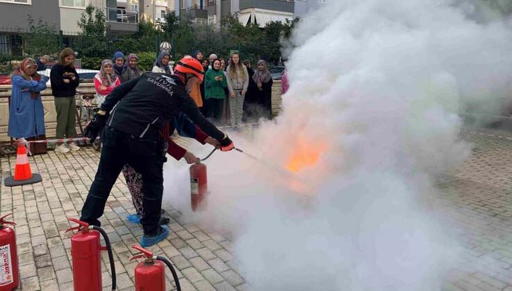 Öğrenci yurdunda yangın tatbikatı
