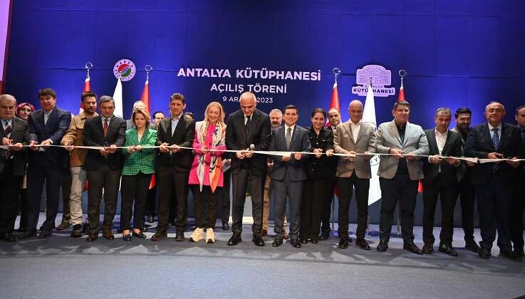 Akdeniz’in en büyük kütüphanesi, Bakan Ersoy’un katılımıyla açıldı
