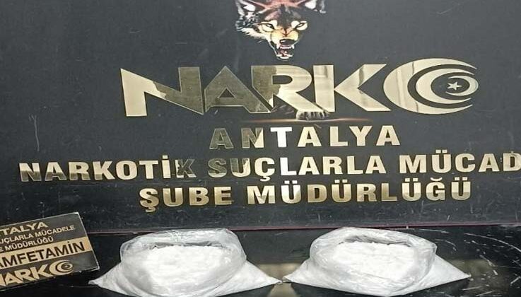 Antalya’da 250 polisin katıldığı operasyonda 2,5 kilo uyuşturucu ele geçirildi