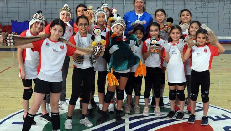 Kepezspor’dan depremzede çocuklara oyuncak