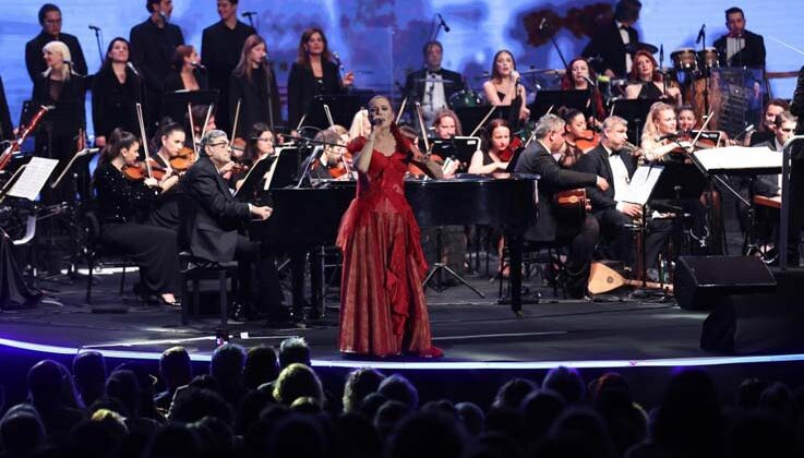 Antalyalılar 23. Uluslararası Piyano Festivali’nde Candan Erçetin konseriyle coştu