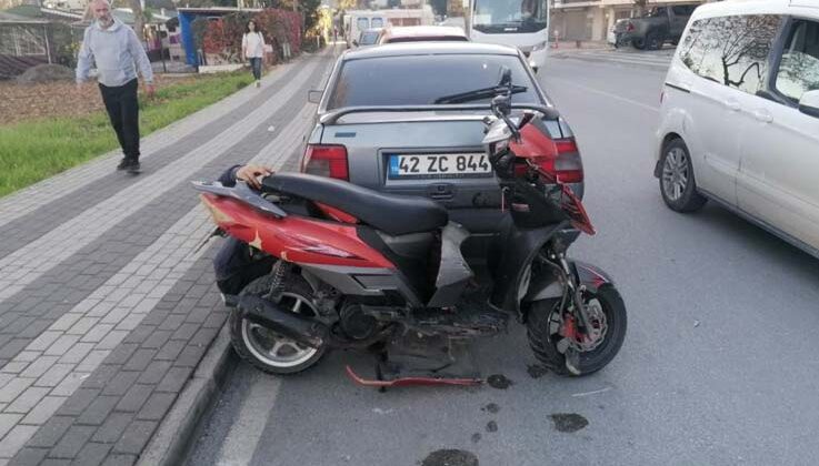 Motosiklet ile otomobil kavşakta çarpıştı, otomobil sürücüsü 2,44 promil alkollü çıktı