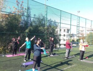 Ev hanımları güne sabah sporuyla başlıyor