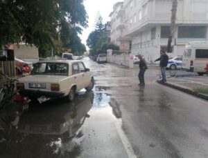 ’Dur’ levhasına uymayan sürücüler caddeyi çarpışan otomobillere çevirdi