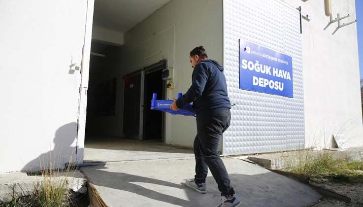 Finike’ye soğuk hava deposu