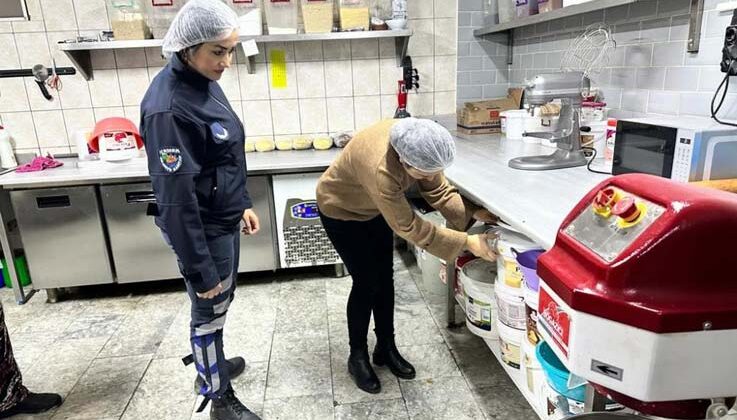 Kemer’de zabıta ekiplerinden yılbaşı öncesi denetim