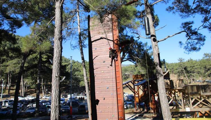 Alanya Belediyesi macera parkı vatandaşın uğrak yeri oldu