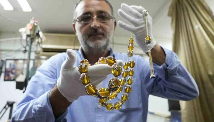 2.5 yılda, 6 milyon liralık 4 tesbih tasarladı