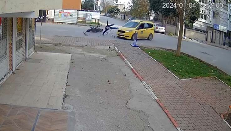 Antalya’da yürekleri ağza getiren kaza anı kamerada