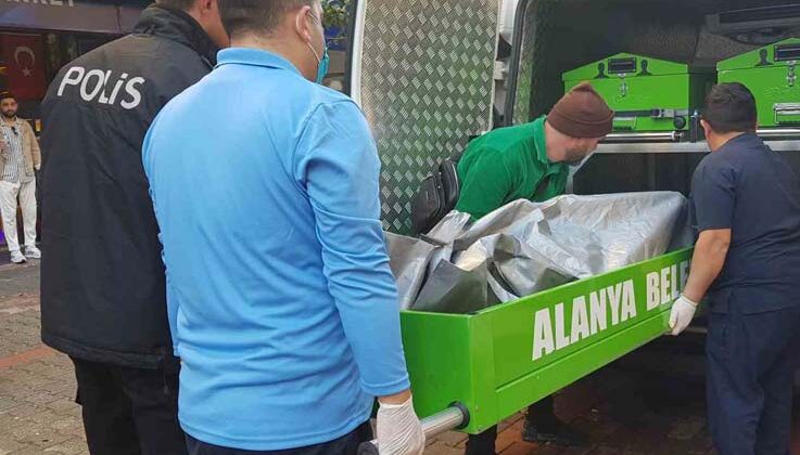 İngiliz turist yalnız yaşadığı evinde ölü bulundu