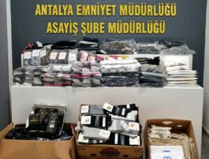 Park halindeki kamyonetlerden hırsızlık yapan şüpheli yakalandı