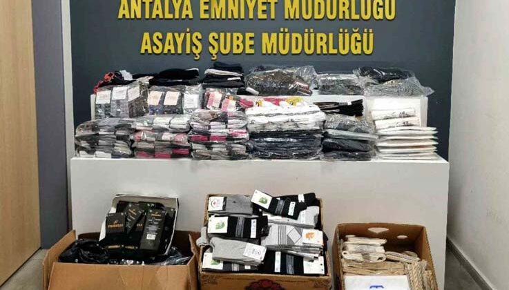 Park halindeki kamyonetlerden hırsızlık yapan şüpheli yakalandı