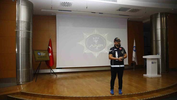 Büyükşehir personeline uyuşturucuyla mücadele eğitimi
