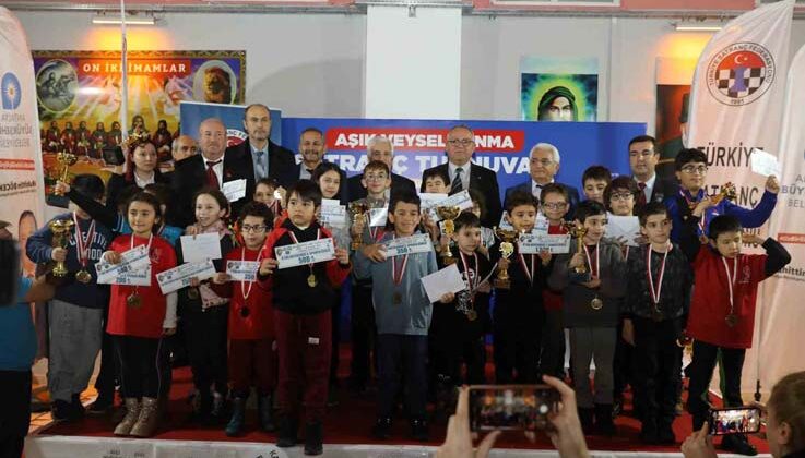 Büyükşehirden Aşık Veysel’i Anma Satranç Turnuvası düzenlendi