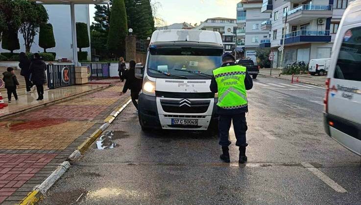 Alanya’da 11 araç trafikten men edildi