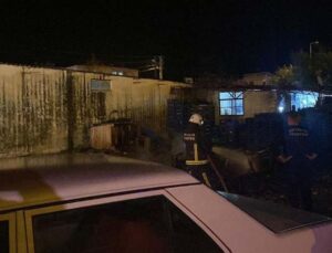 Otoparktaki konteynerler alev aldı, yangın büyümeden söndürüldü