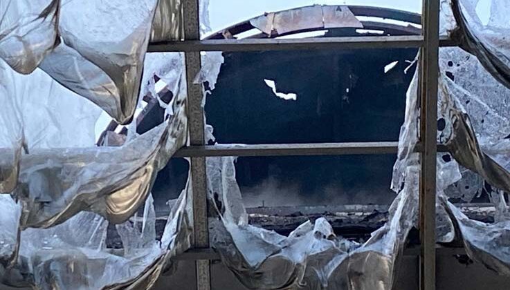 Evi alevlere teslim olan kadın gözyaşlarına boğuldu