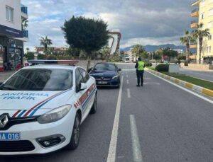 Alanya’da 6 araç trafikten men edildi