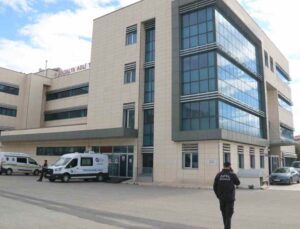 Antalya’da korkunç cinayet: 3 çocuk annesi kadını 17 yerinden bıçaklayarak öldürdü