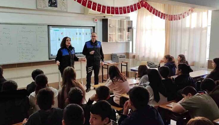 Öğrenciler dijital platform ve sosyal medya hakkında bilgilendirildi