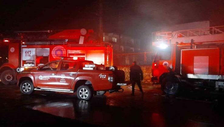 Toptancı Hali’nde korkutan yangın