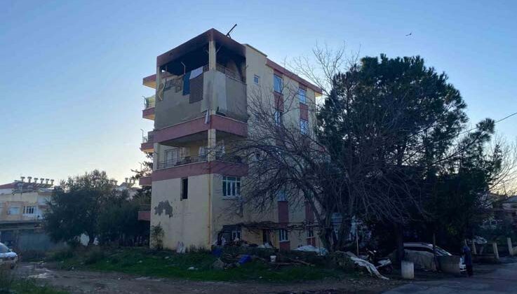 Soba kovası balkonu yaktı