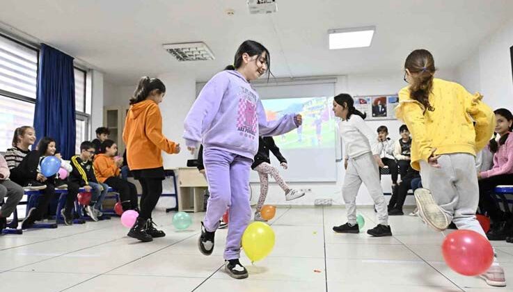 Hem eğlenip hem öğreniyorlar