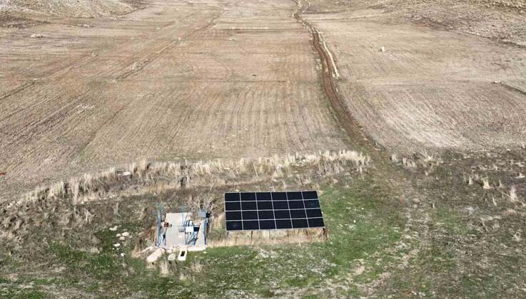 Güneş enerjisi sistemi kuruldu, 7 kilometrelik hatla mahalleye su geldi