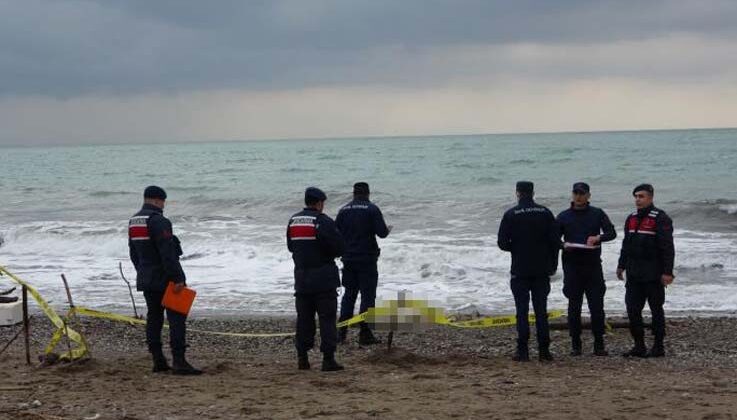 Manavgat’ta sahilde kimliği belirsiz 2 erkek cesedi bulundu