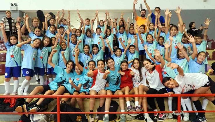 Kepez Belediyesi Spor Kulübü Kadın Hentbol Takımı, play off bileti aldı