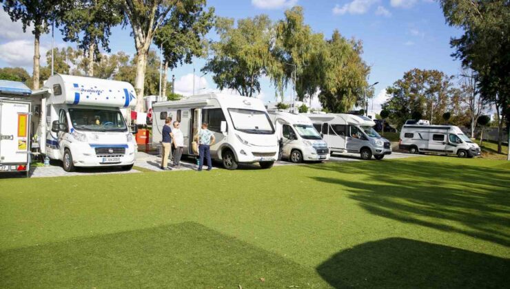 Antalya’da sıcak hava karavan turizmini canlandırdı