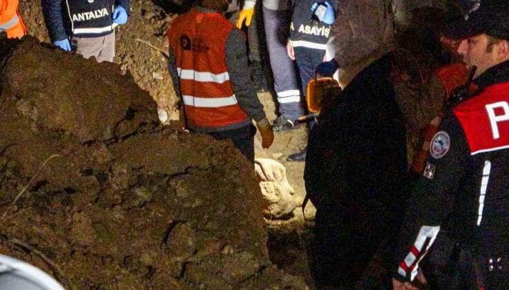 Kuryenin cesedinin bulunduğu arazide 4 saat sonra battaniyeye sarılı ikinci ceset bulundu