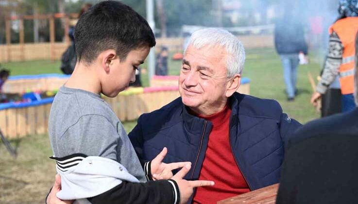 Başkan Geyikçi’den çocuklara karne hediyesi