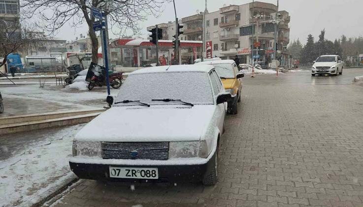 Antalya’nın Korkuteli ilçesinde kar yağışı başladı