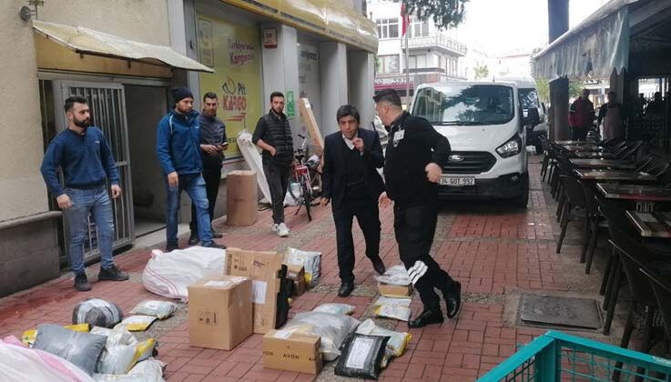 Yolu kapatan PTT kargo çalışanlarını uyaran vatandaşa darp iddiası
