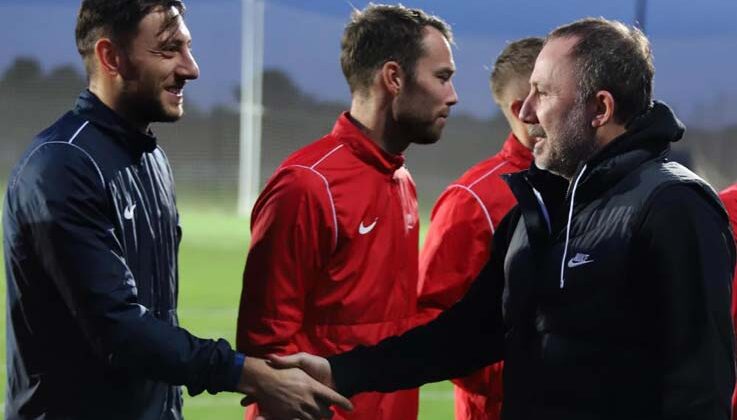 Sergen Yalçın, Antalyaspor’la ilk antrenmanına çıktı