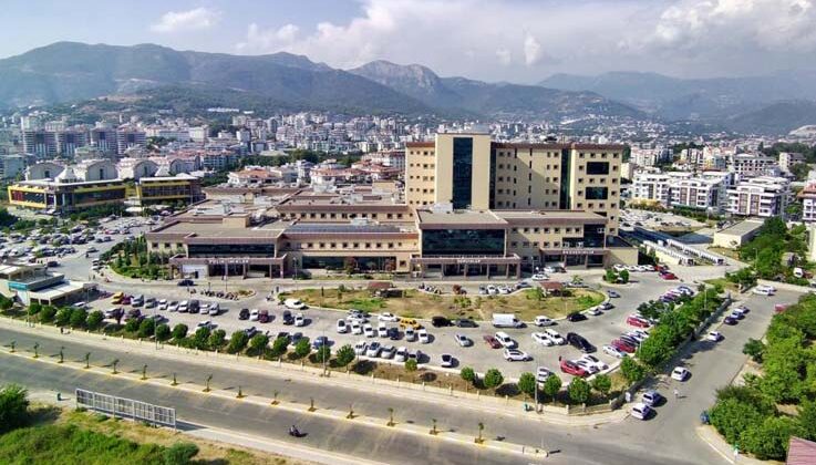Alanya Eğitim ve Araştırma Hastanesi’nde 2023 yılında 1 milyon 636 bin 683 kişiye sağlık hizmeti verildi