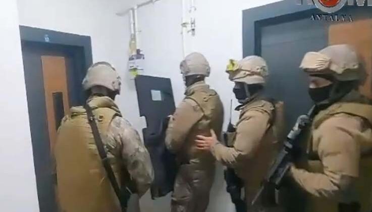 Interpol tarafından uluslararası düzeyde aranan 18 şahıs Antalya’da yakalandı