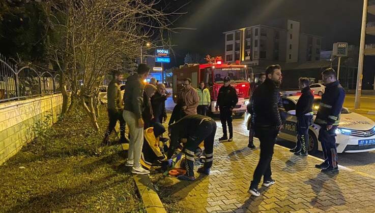 İki otomobilin karıştığı kazada sürücüler yaralandı