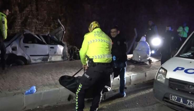 Antalya’da alkollü sürücünün kullandığı otomobil takla attı: 2 ölü, 2 yaralı