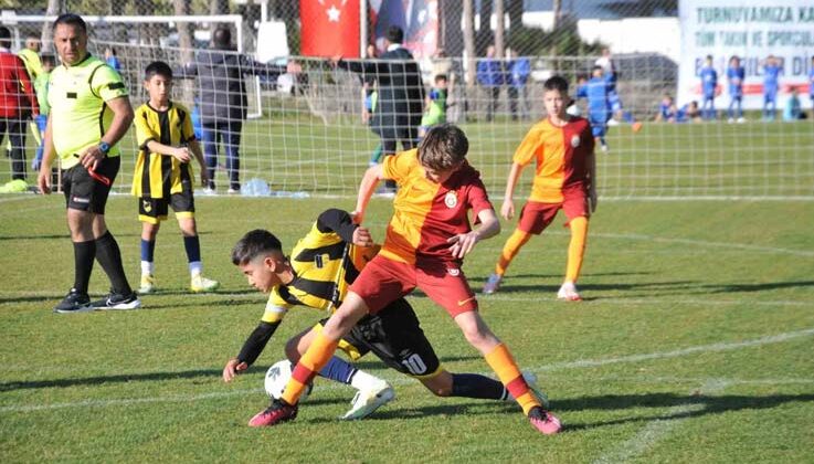 Hayallerinin takımına Antalya’da rakip oldular