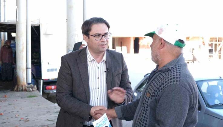 Mimar Emre Afacan, sahanın yanında sosyal medyada vatandaşla buluşuyor